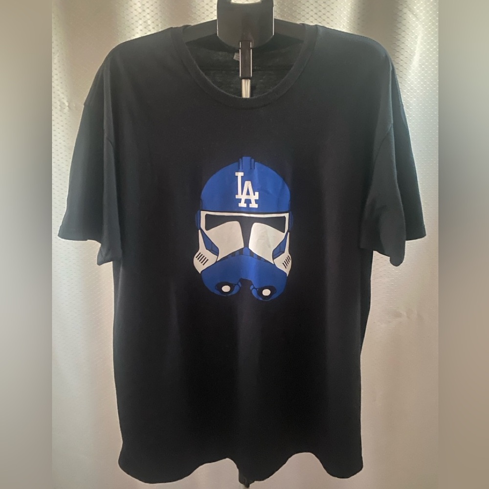 Spectra USA LA Dodgers Black Graphic Tee with Blue Stormtrooper Helmet, Size 2XL
